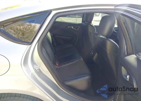 2015 Chrysler 200 S z USA, uszkodzony, nr VIN 1C3CCCBG4FN573015